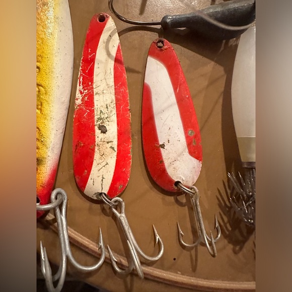 16 Plus Lot of Deep Sea Fishing Lure Lot - Picture 4 of 7